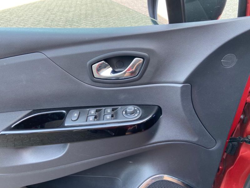 Captur KJ 866 L 06