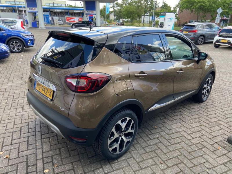 Renault Captur PG 942 X 04