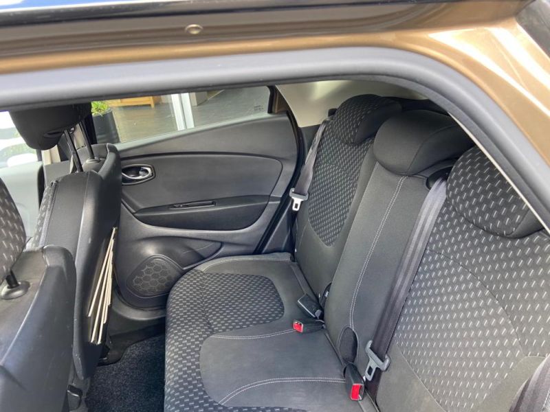 Renault Captur PG 942 X 09