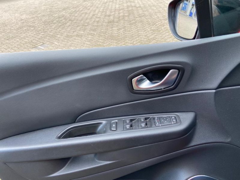 Renault Captur X 824 BD 07